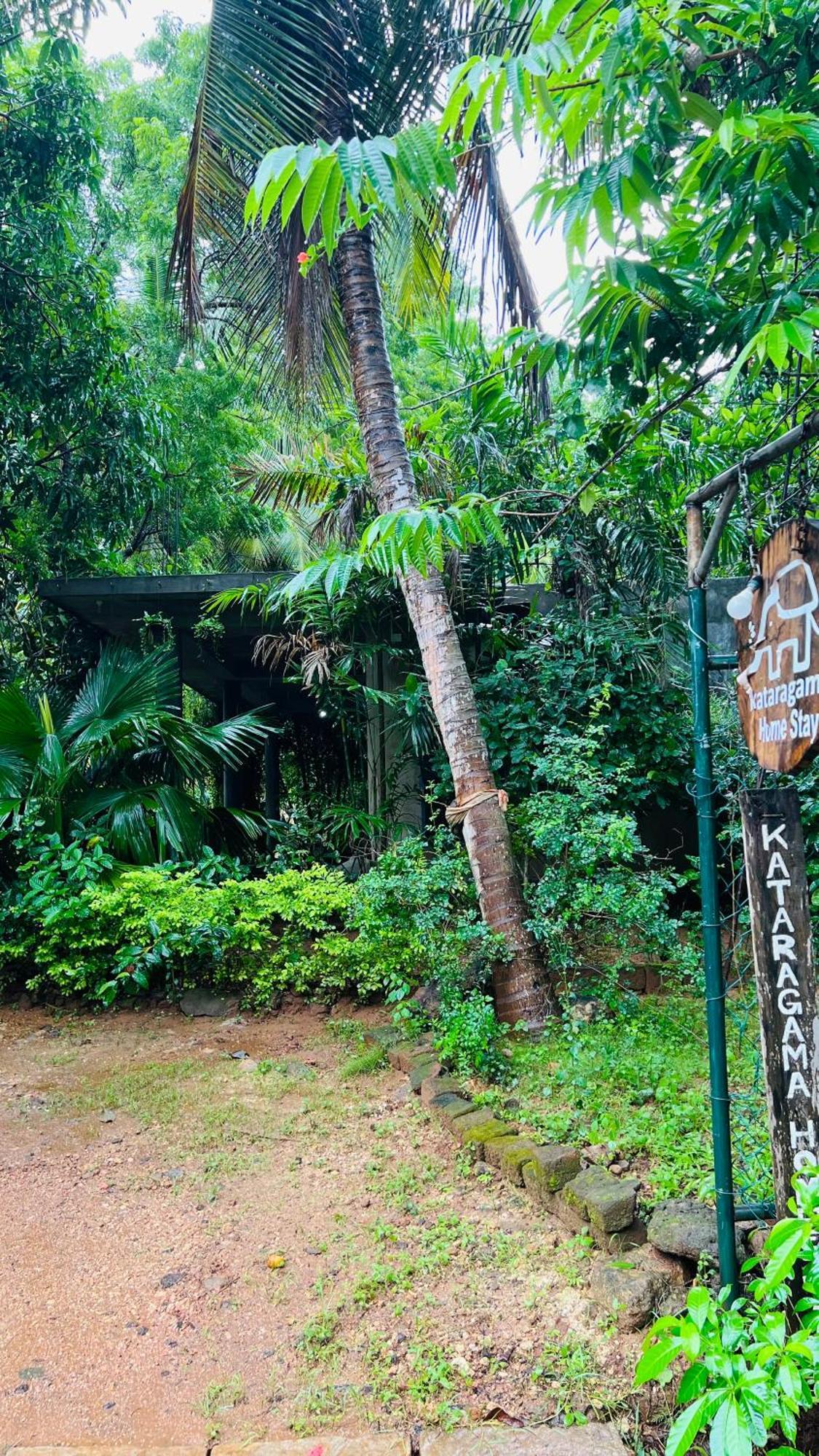 kataragama home stay Bagian luar foto